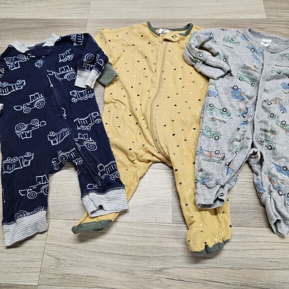 Gerber Baby Boy Sleeper Pajamas Trucks Vehicles Size 3 Months - Picture 2 of 9